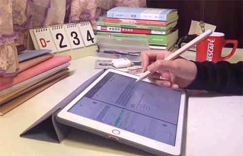 不露脸直播分享小学知识，月入过万